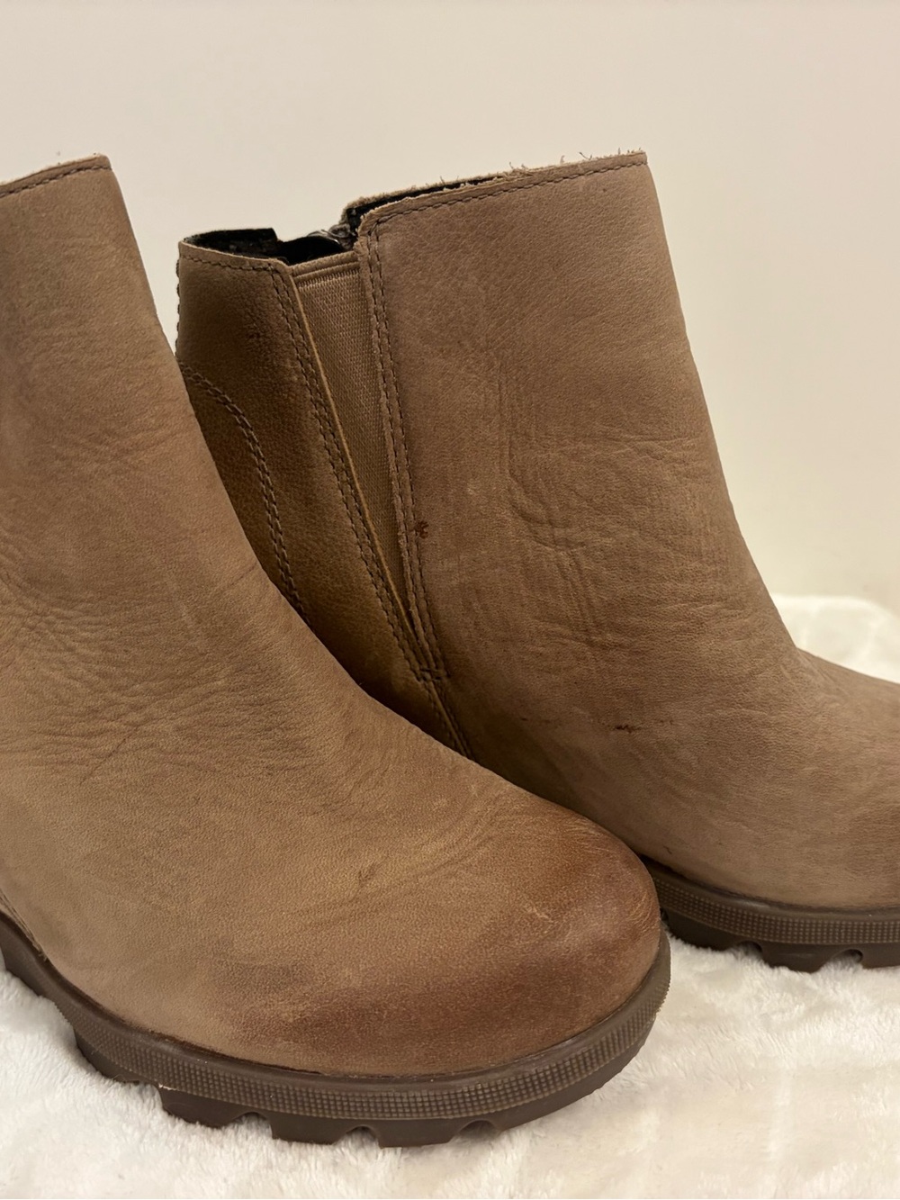 Sorel Women’s Joan of Arctic Wedge Zip Booties